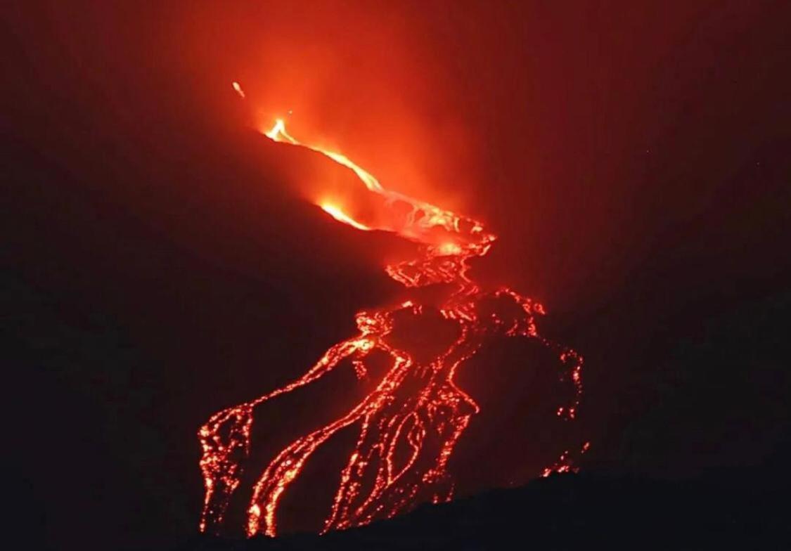 Etna City Home Accogliente Nel Cuore Di CTA Exterior foto